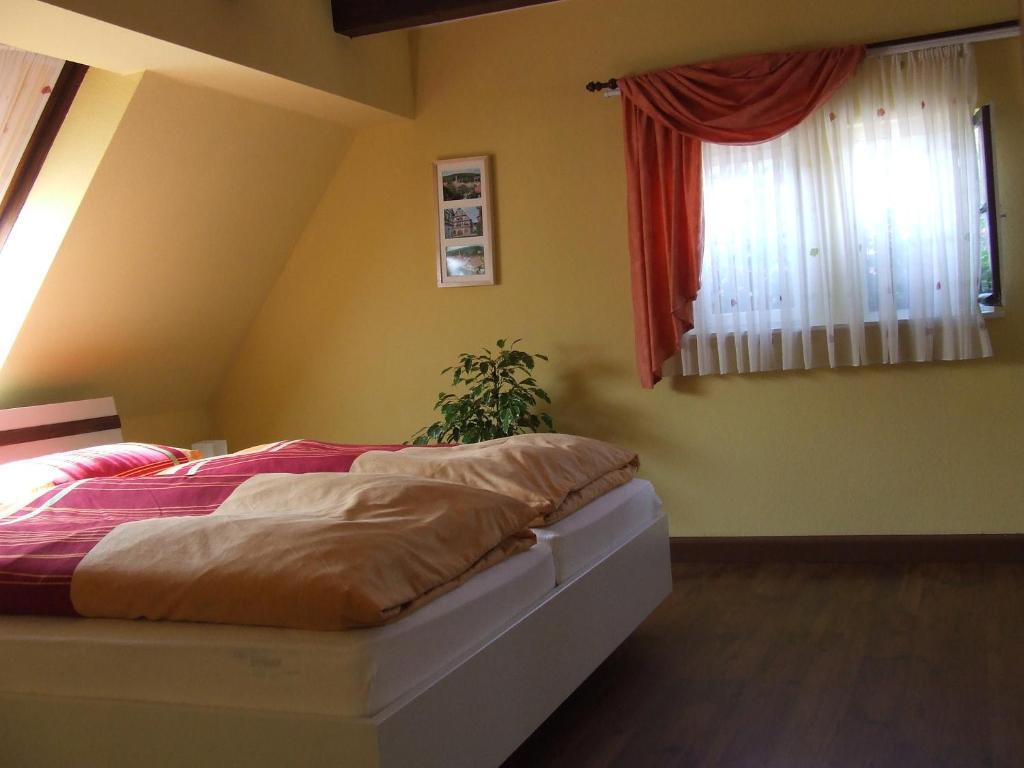 Haus Am Kastanienwald Hotell Dörrenbach Rom bilde
